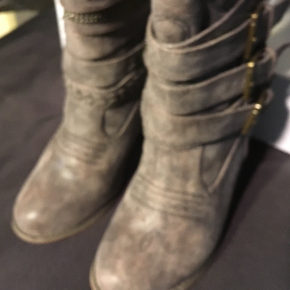 Sheryl Taupe boots by Leila Stone size 7 1/2 Med - Picture 4 of 6